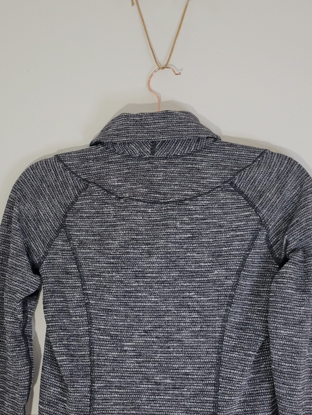 LULULEMON Women’s SIZE 6 Gray Long-Sleeve Athletic Hoodie‎ - Picture 4 of 8